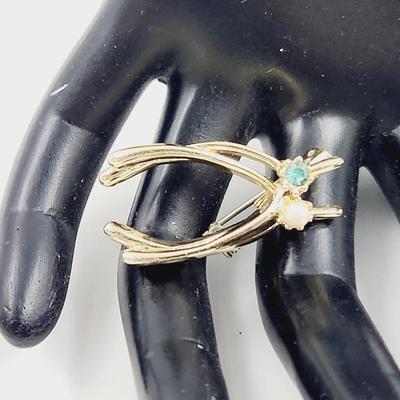 BEAUTIFUL GOLD TONED WISHBONE PIN