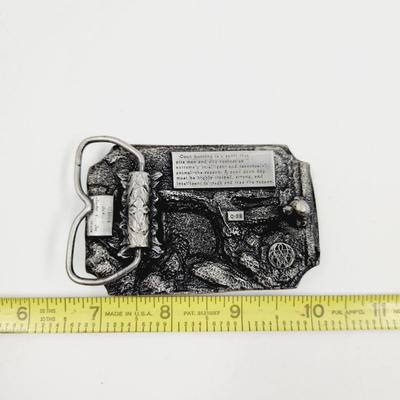 SISKIYOU PEWTER "COON HUNTING" BELT BUCKLE