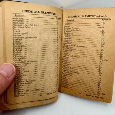 1938 Whitmanâ€™s Answer Book