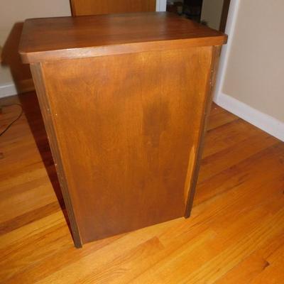 2 MATCHING NIGHT STANDS WITH A DRAWER AND CABINET