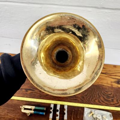 BACH TR300 TRUMPET W/ LINED CASE