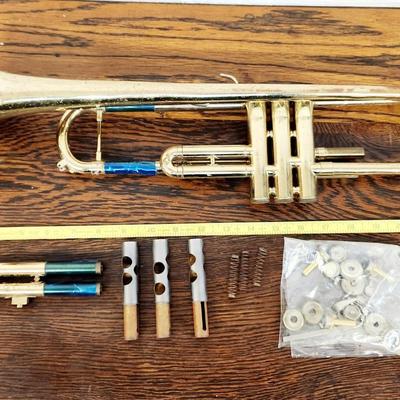 BACH TR300 TRUMPET W/ LINED CASE