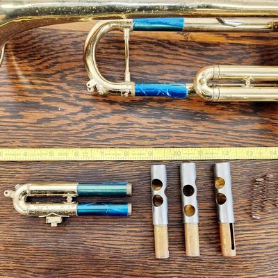 BACH TR300 TRUMPET W/ LINED CASE