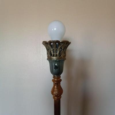 ANTIQUE BRASS BASE FLOOR LAMP