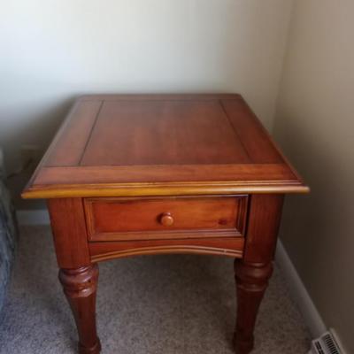 WOODEN ONE DRAWER SIDE TABLE WITH TABLE LAMP