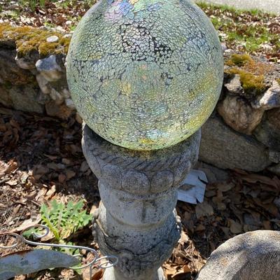 Concrete base gazing ball lot
