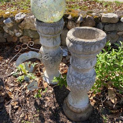 Concrete base gazing ball lot