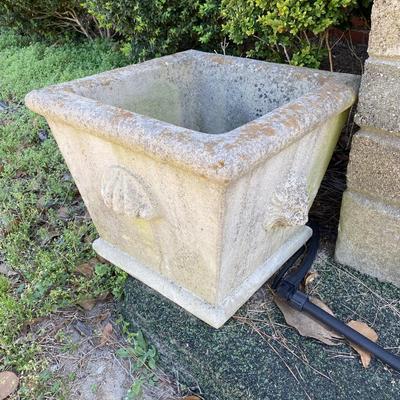 Pair concrete lion planters