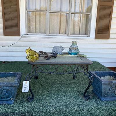 Planter table lot