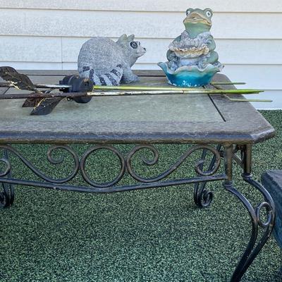 Planter table lot