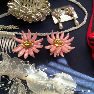 Vintage to newer clothing purse lot
