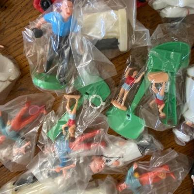 Cake decorating lot, includes vintage toppers!