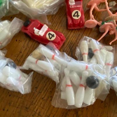 Cake decorating lot, includes vintage toppers!