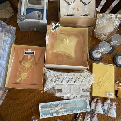 Cake decorating lot, includes vintage toppers!