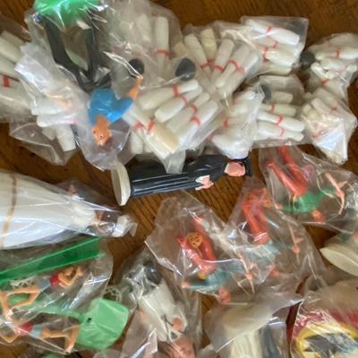 Cake decorating lot, includes vintage toppers!