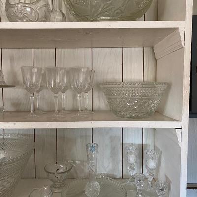 Crystal serving lot