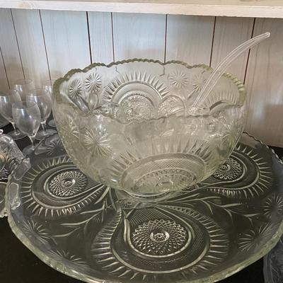 Crystal serving lot
