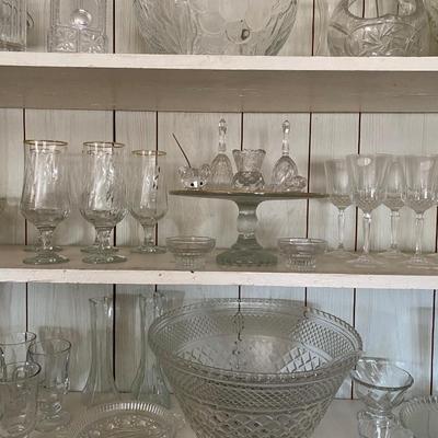 Crystal serving lot