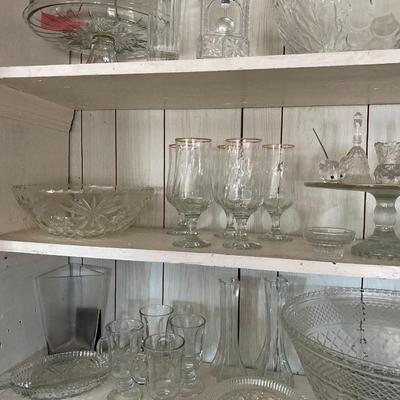 Crystal serving lot