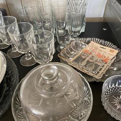 Crystal serving lot