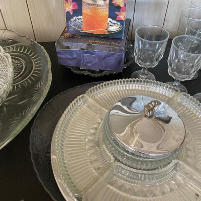 Crystal serving lot