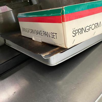 Commercial preptable baking pan lot