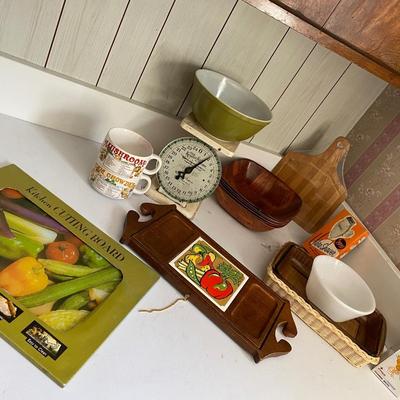 Vintage kitchne items lot