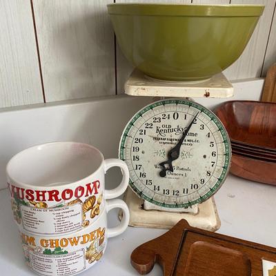 Vintage kitchne items lot