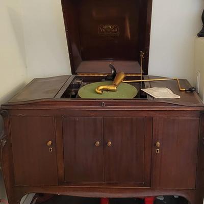 Antigue Victrola