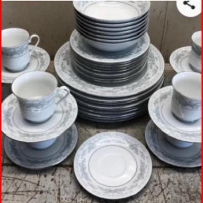 Vintage 60 piece Somerset by Excel China