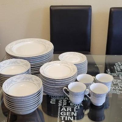 Vintage 60 piece Somerset by Excel China