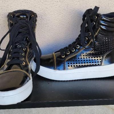 Black high top's