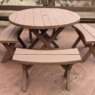 Sturdy Picnic Table and Benches, Nice Condition