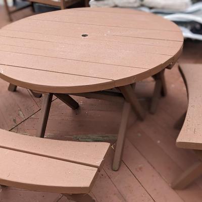 Sturdy Picnic Table and Benches, Nice Condition