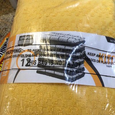 1627 Brand New Hand Towel Hot Hands Scotchgard