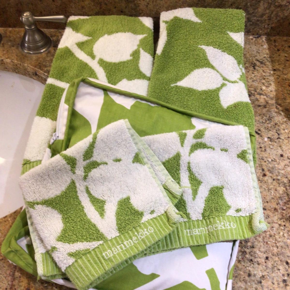 1621 Marimekko Crate & Barrel Shower Curtain & Towels