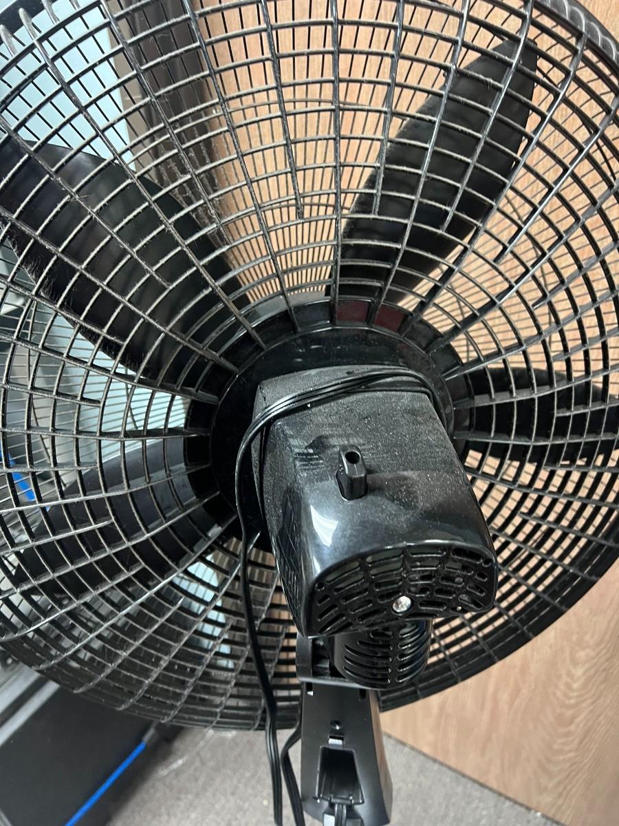 Lasko 20" Adjustable Pedestal Fan with Remote Control & Instructions