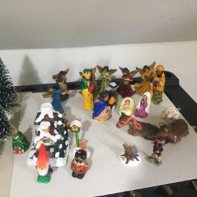 1001 Christmas Nativity Scene & Bottle Brush Trees
