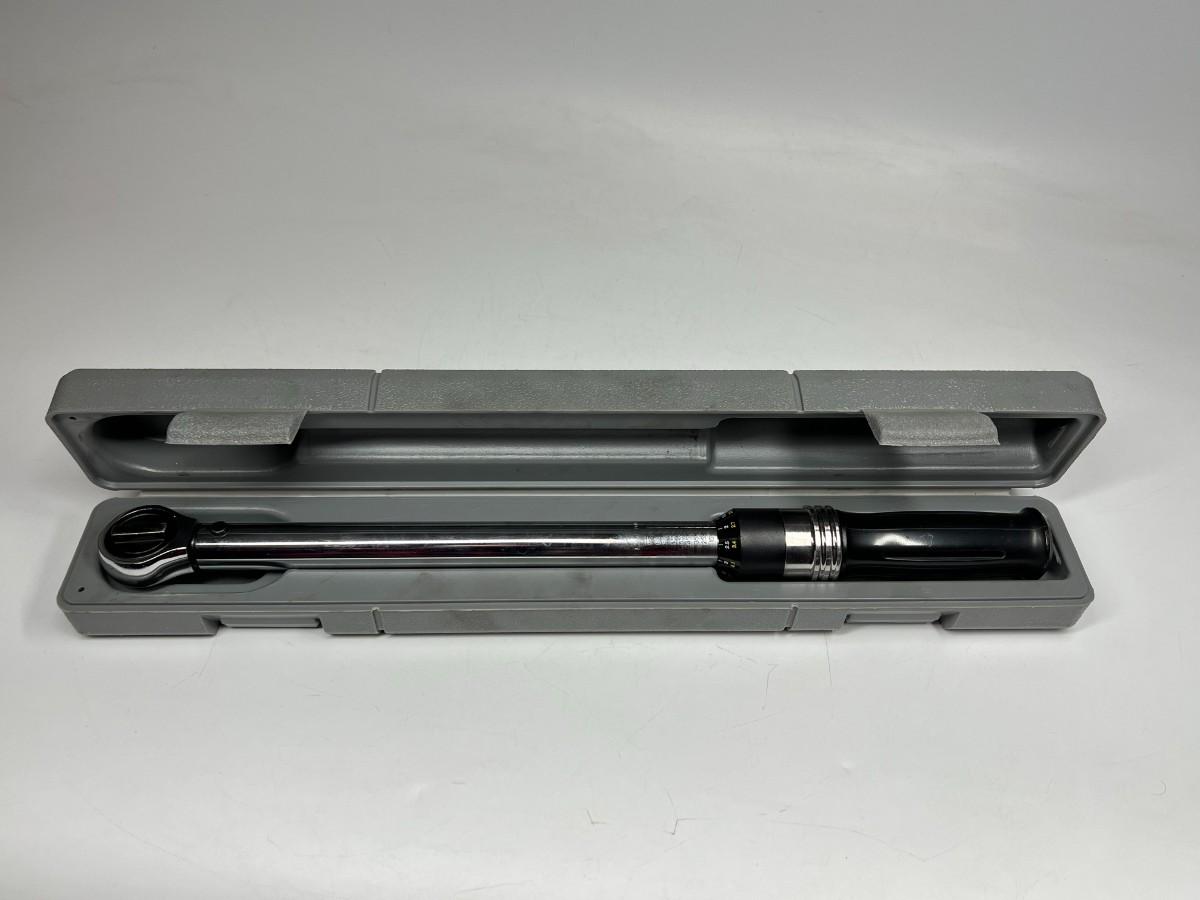 Husky Professional Brand Torque Wrench in Case