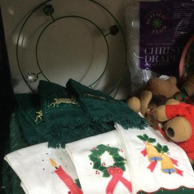 1002 Holiday Decor Lot Christmas Items