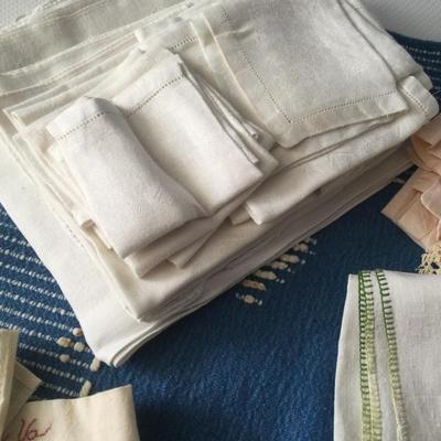1007 Antique Table Linen Lot dâ€™Arts Domestiques