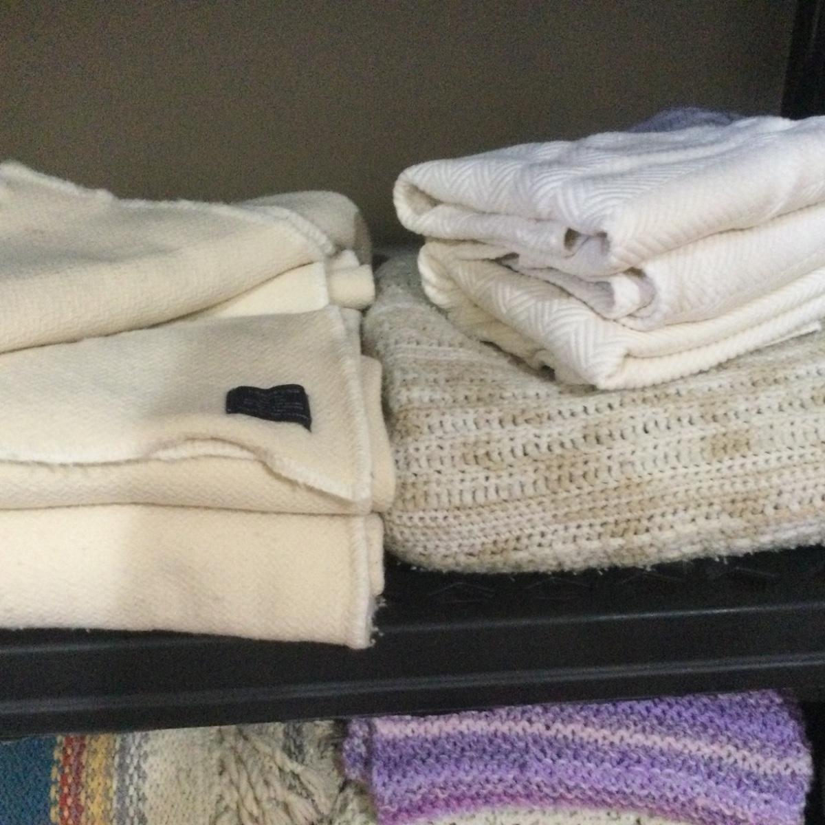 1013 Lands End Wool Blanket Lot