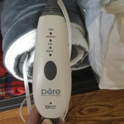 1020 Pure Twin Electric Blanket & Cuddledown Pillow