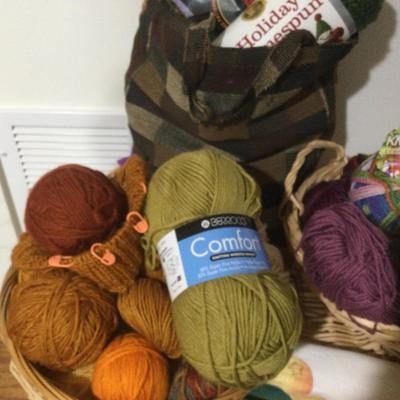 1025 Homespun Yarn Lot
