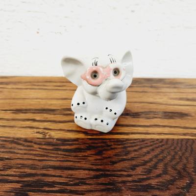 SO STINKING CUTE ELEPHANT W/ PINK GLASSES FIGURINE