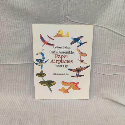 1982 CUT & ASSEMBLE PAPER AIRPLANES THAT FLY