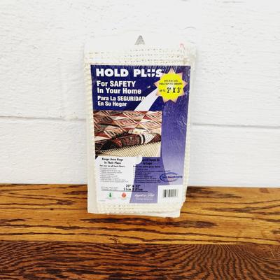 HOLD PLUS 20 x 32 in RUG HOLDER