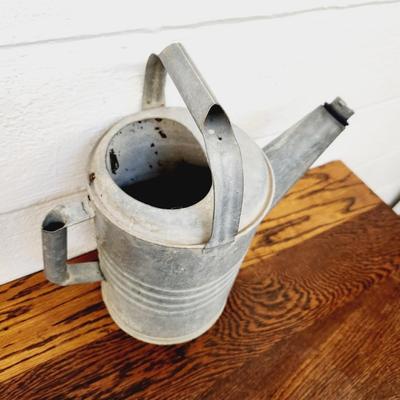 VINTAGE GALVANIZED 8 QUART WATERING CAN