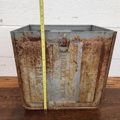 VINTAGE LARGE METAL AMMUNITION BOX