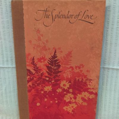 1971 THE SPLENDOR OF LOVE by HALLMARK CARDS